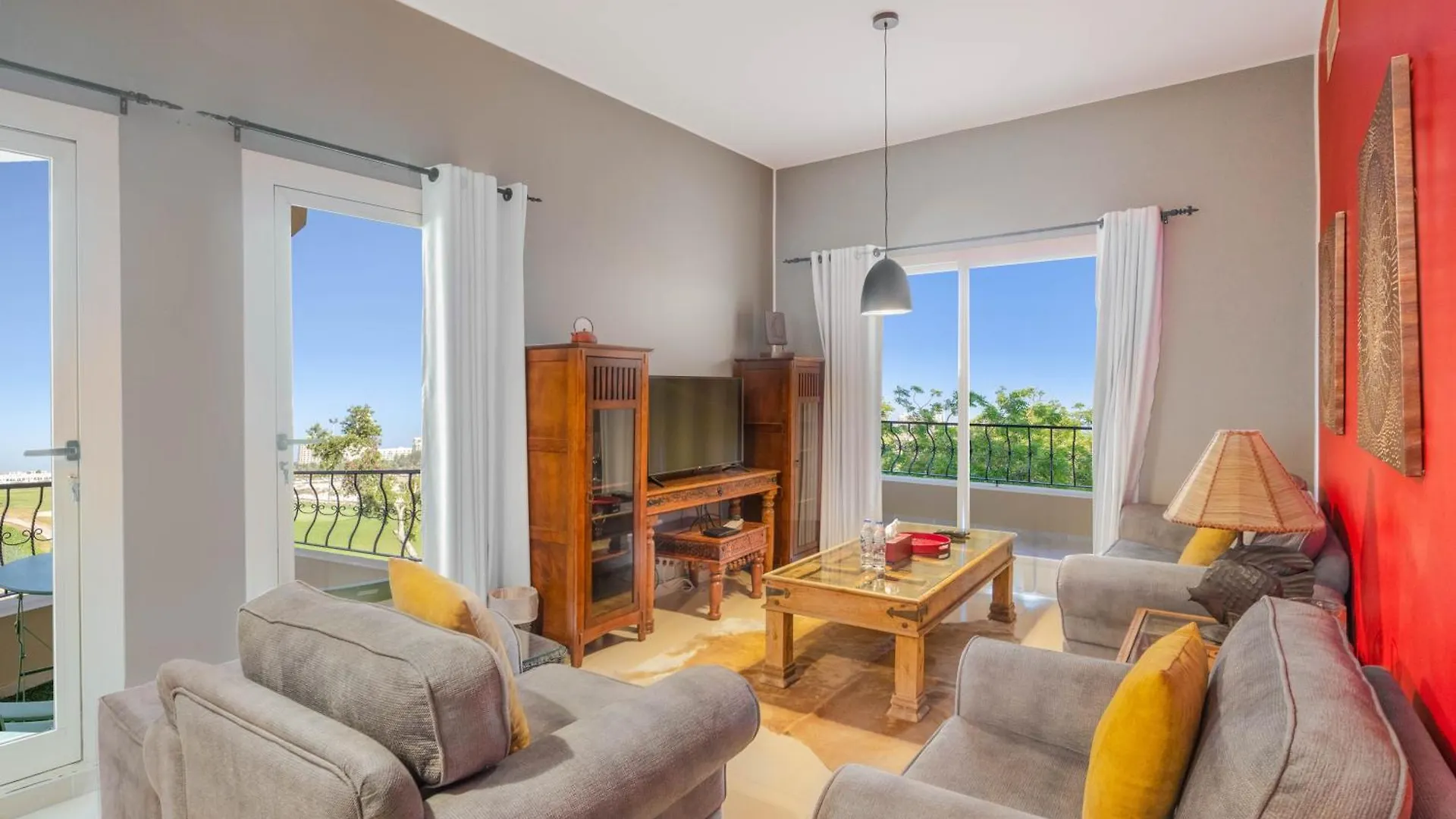 Live Surrounded By Gorgeous Green Golf Fields Ras al-Khaimah
