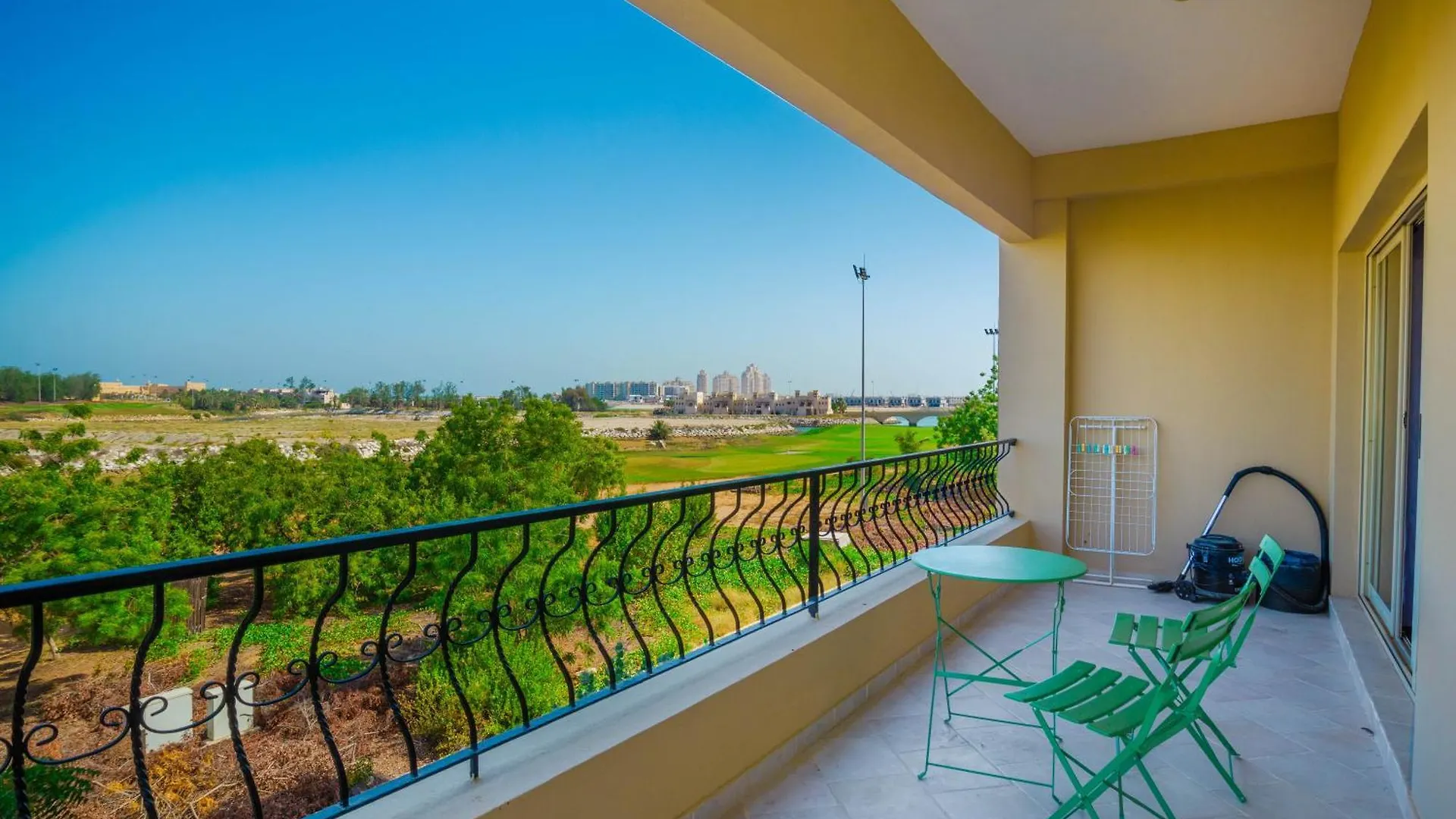 Live Surrounded By Gorgeous Green Golf Fields Ras al-Khaimah